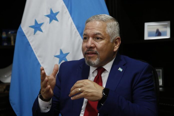 El canciller de Honduras, Eduardo Enrique Reina
