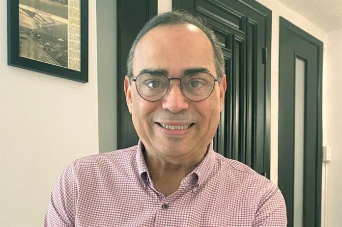 El salsero puertorriqueño Gilberto Santa Rosa