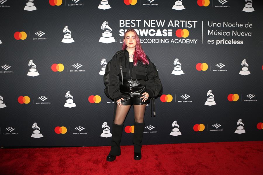 Ela Taubert posa en la alfombra de la ceremonia de presentaci&oacute;n del Mejor Artista Nuevo 2024