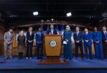 Los demócratas reeligen a su cúpula en la Cámara Baja para la nueva era de Trump Hakeem Jeffries