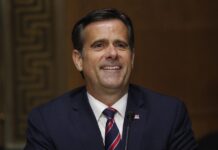 Trump pone al frente de la CIA al exdirector de Inteligencia Nacional John Ratcliffe