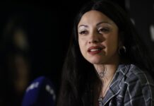 La cantante y compositora chilena Mon Lafert