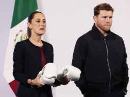 El boxeador mexicano Saúl ‘Canelo’ Álvarez entrega “guantes blancos de la paz” a Sheinbaum La presidenta de México, Claudia Sheinbaum (i), posa junto al boxeador mexicano Saúl 'Canelo' Álvarez