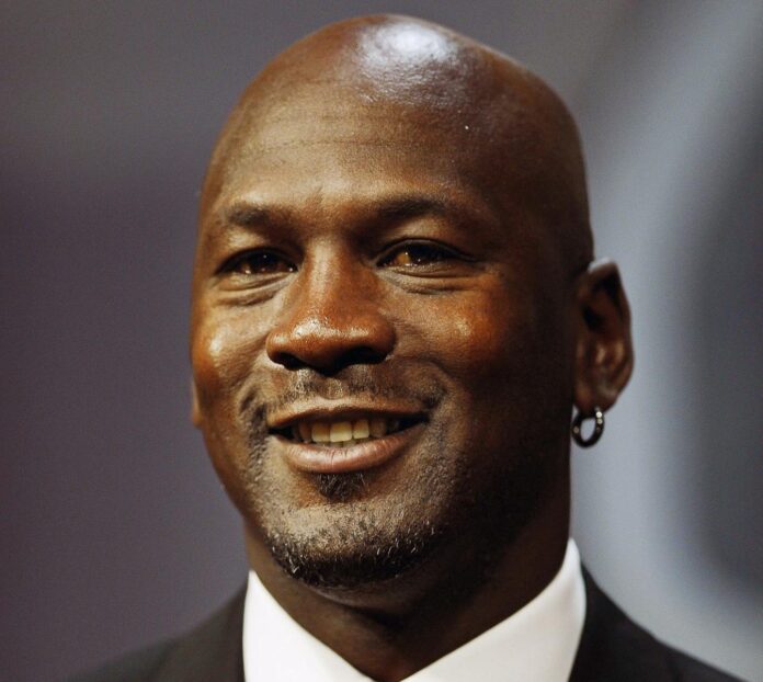 Michael Jordan niega haber pedido el voto para Donald Trump en respuesta a un 'post' falso Michael Jordan