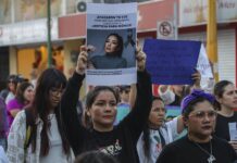 Mujeres participan en una manifestación este lunes, por el aumento de feminicidios en el estado de Chiapas (3)