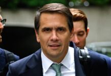 Abogados de Trump: sentencia por pagos a exactriz porno debe ser desestimada de inmediato