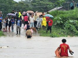 Florida declara la emergencia ante el avance de Isaías, que podría ser huracán el jueves inundaciones causadas por la tormenta tropical Sara