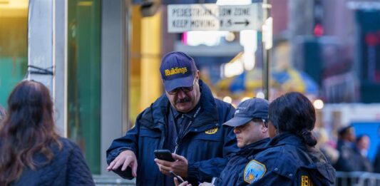 Nueva York de policías durante el anuncio del plan de seguridad en la víspera de Año Nuevo (2)