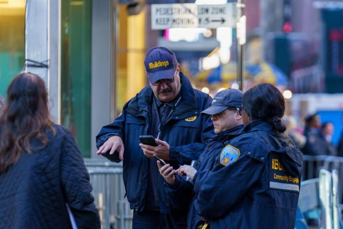 Nueva York de policías durante el anuncio del plan de seguridad en la víspera de Año Nuevo (2)