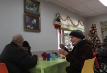 Adultos mayores de EE.UU. son abandonados en asilos de frontera con México en plena Navidad adultos mayores