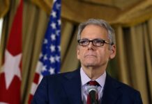 DeLaurentis: el deshielo Cuba-EE.UU. sigue siendo el enfoque "correcto" 10 años después diplomático estadounidense, Jeffrey DeLaurentis, en La Habana