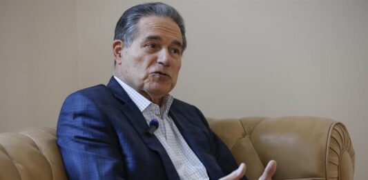 expresidente de Panamá (1978-1982) y ahora ministro para Asuntos del Canal de Panamá, Aristides Royo