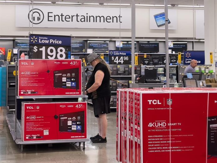 sección electrónica de Walmart en Los Ángeles