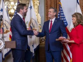 El Senado confirma a John Ratcliffe como nuevo director de la CIA John Ratcliffe