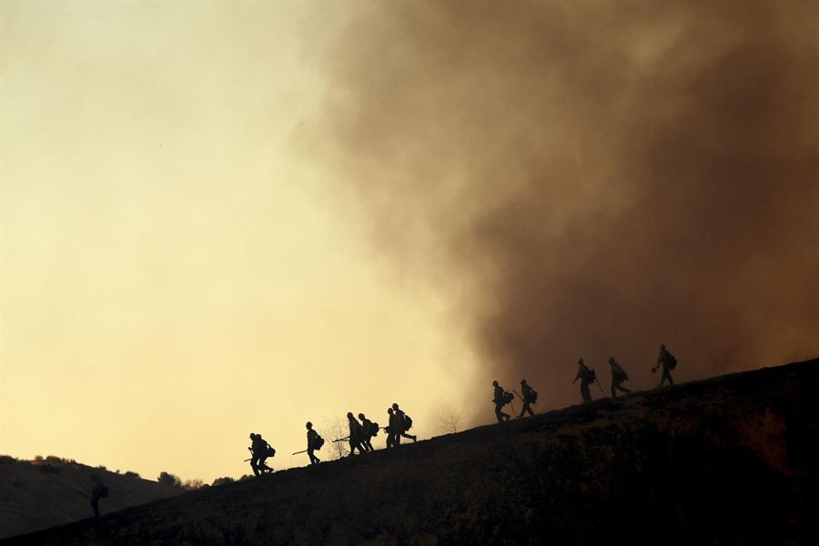 Los bomberos de los devastadores incendios de Los &Aacute;ngeles (2)