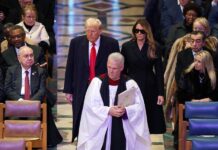 Trump comienza su primer día en el poder con una misa en la catedral de Washington Trump asistió a la ceremonia junto a la primera dama, (2)