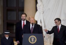 Trump anuncia que declarará una emergencia energética y sacará a EE.UU. del Acuerdo de París Trump en su discurso