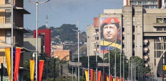 imagen del fallecido expresidente de Venezuela Hugo Chávez este lunes, en Caracas