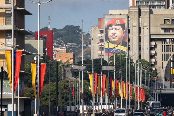 imagen del fallecido expresidente de Venezuela Hugo Chávez este lunes, en Caracas
