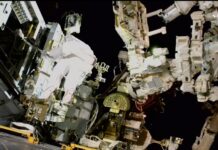 La NASA realiza la primera caminata espacial de mantenimiento de la EEI en 2025 la caminata espacial donde se observa a la astronauta Suni Williams