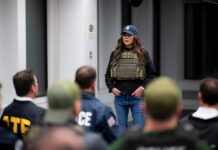 Secretaria de Seguridad Nacional dirige las primeras redadas de inmigrantes en Nueva York