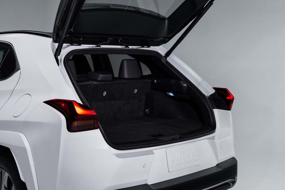 2025_Lexus_UXh_005-1500x1000