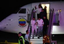 Más de 120 migrantes llegan a Venezuela en un vuelo de repatriación procedente de Miami deportados venezolanos