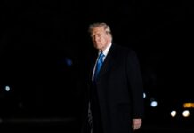 Latinos piden a Trump desclasificar los documentos sobre la muerte del líder César Chávez