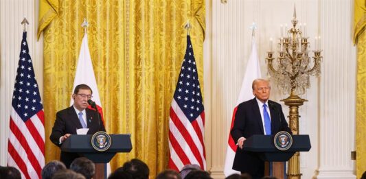 Donald Trump (R) with Prime Minister of Japan Ishiba Shigeru