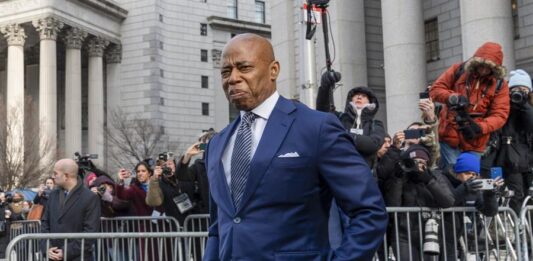 El alcalde de la ciudad de Nueva York, Eric Adams (2)