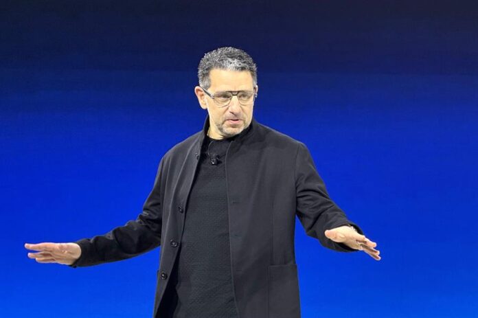 El jefe de nuevos dispositivos y servicios de Amazon, Panos Panay