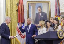 El Senado confirma a Robert F. Kennedy Jr. como secretario de Salud