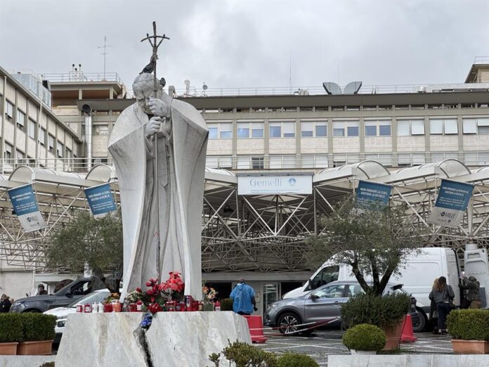 Una vista general del hospital Agostino Gemelli de Roma, donde el Papa Francisco