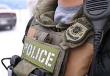 agente de su Oficina de Detención y Deportación