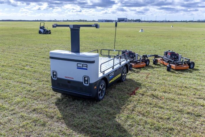 prototipo de vehículo de trabajo autónomo Honda en el Aeropuerto de Aviación General Miami