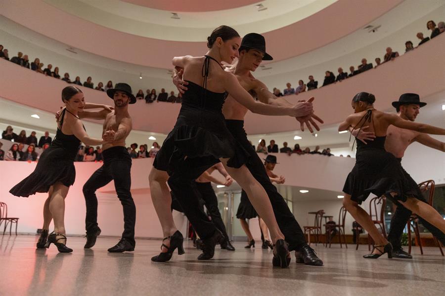 Artistas se presentan en la obra Tango Vitrola este lunes, en el Museo Guggenheim de Nueva York (1)
