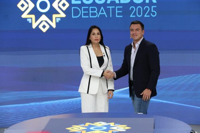 Daniel Noboa (d), y la candidata opositora del correísmo, Luisa González