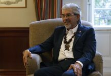 El historiador estadounidense Alfonso Borrego,