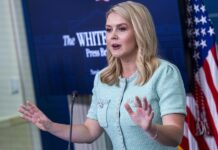 Casa Blanca dice que orden judicial para no deportar a venezolanos carece de base legal Karoline Leavitt.