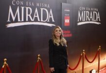 La mexicana Angélica Rivera regresa a la televisión con serie que reivindica a la mujer La actriz mexicana Angélica Rivera posa durante la presentación de la serie 'Con esa misma mirada'