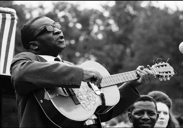 el músico y compositor cubano Arsenio Rodríguez