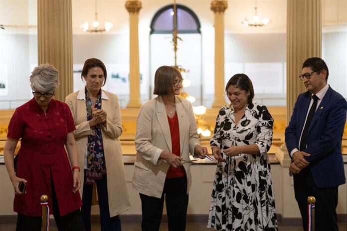 inauguración de la exposición 'Pasajes de la solidaridad de dos naciones hermanas México y Chile a 85 años del exilio republicano español'