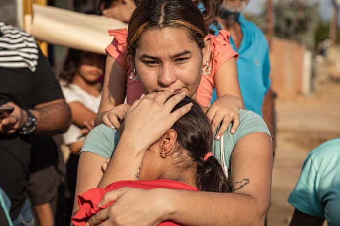 Venezolanos deportados a El Salvador 
