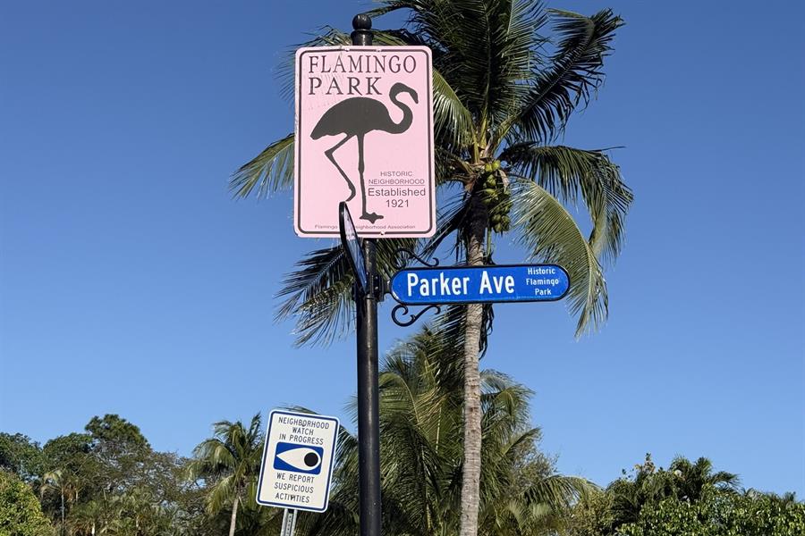 la avenida Parker en Flamingo Park