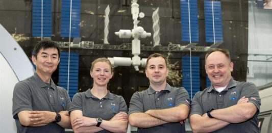 los miembros de la tripulación del Crew-11 de SpaceX