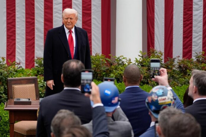 Donald Trump (66) Donald Trump