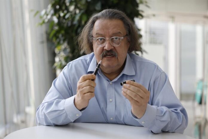 El escritor mexicano Jorge F. Hernández El escritor mexicano Jorge F. Hernández