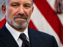 Trump llega a un acuerdo con fabricantes de automóviles para reducir aranceles Howard Lutnick