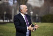 Secretario de Comercio dice que los aranceles estarán en vigor durante "semanas" Howard Lutnick0