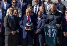Trump recibe en la Casa Blanca a los Eagles